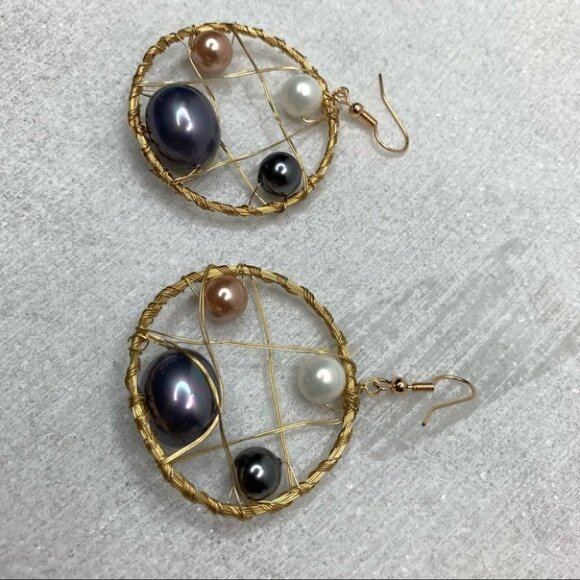 Women's fashion hoop Gold-Tone pearl earrings - Picture 5 of 5